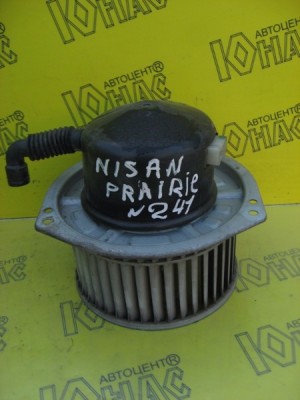 Двигун обігрівача на Ніссан Прерія 1991-1995