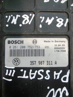 Купити Блок керування двигуном - 0261200752/753 357907311A - Volkswagen Passat B3